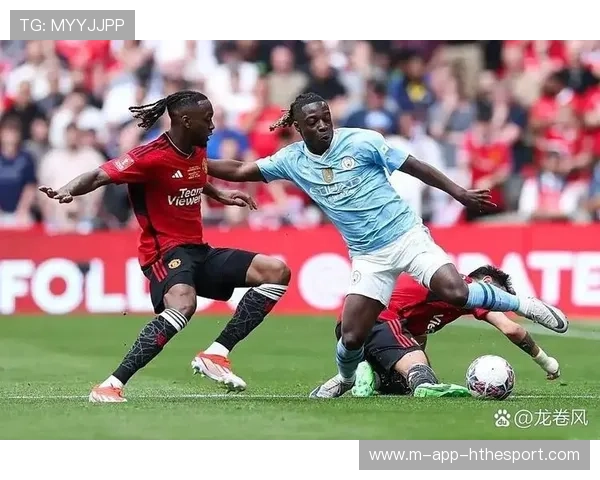 3连胜终结！曼联2-2险平英超第18！2分钟后防崩盘，争议角球破门，英超29轮曼联对曼城